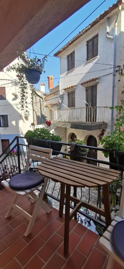 Vacation Home Kovachnica Врбник Экстерьер фото